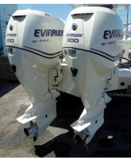 USED 2013 PAIR EVINRUDE E-TEC 300HP 25 INCH SHAFT DIRECT INJECTED 2-STROKE OUTBOARD MOTORS COUNTER ROTATING